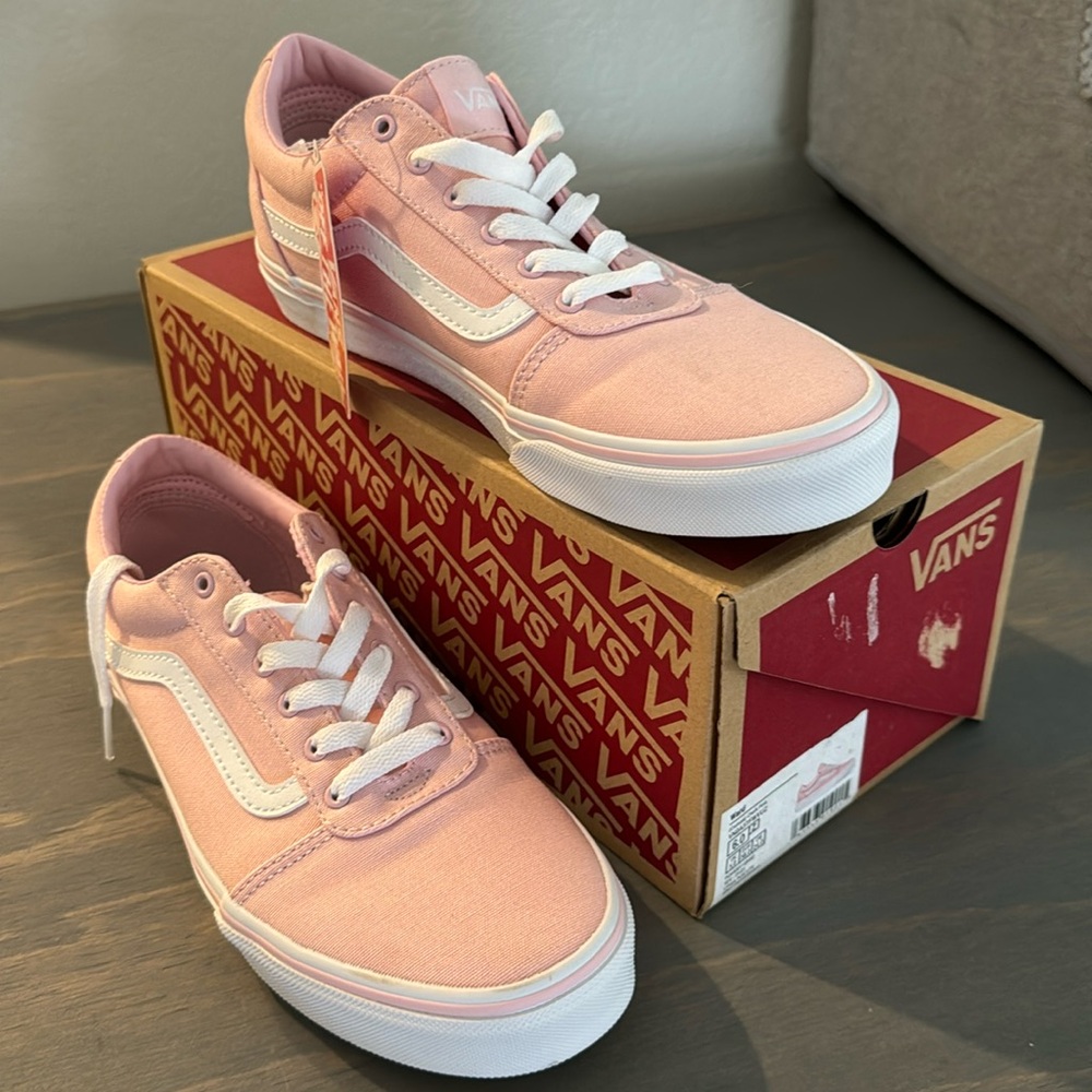 Vans Ward Pink Canvas sneakers